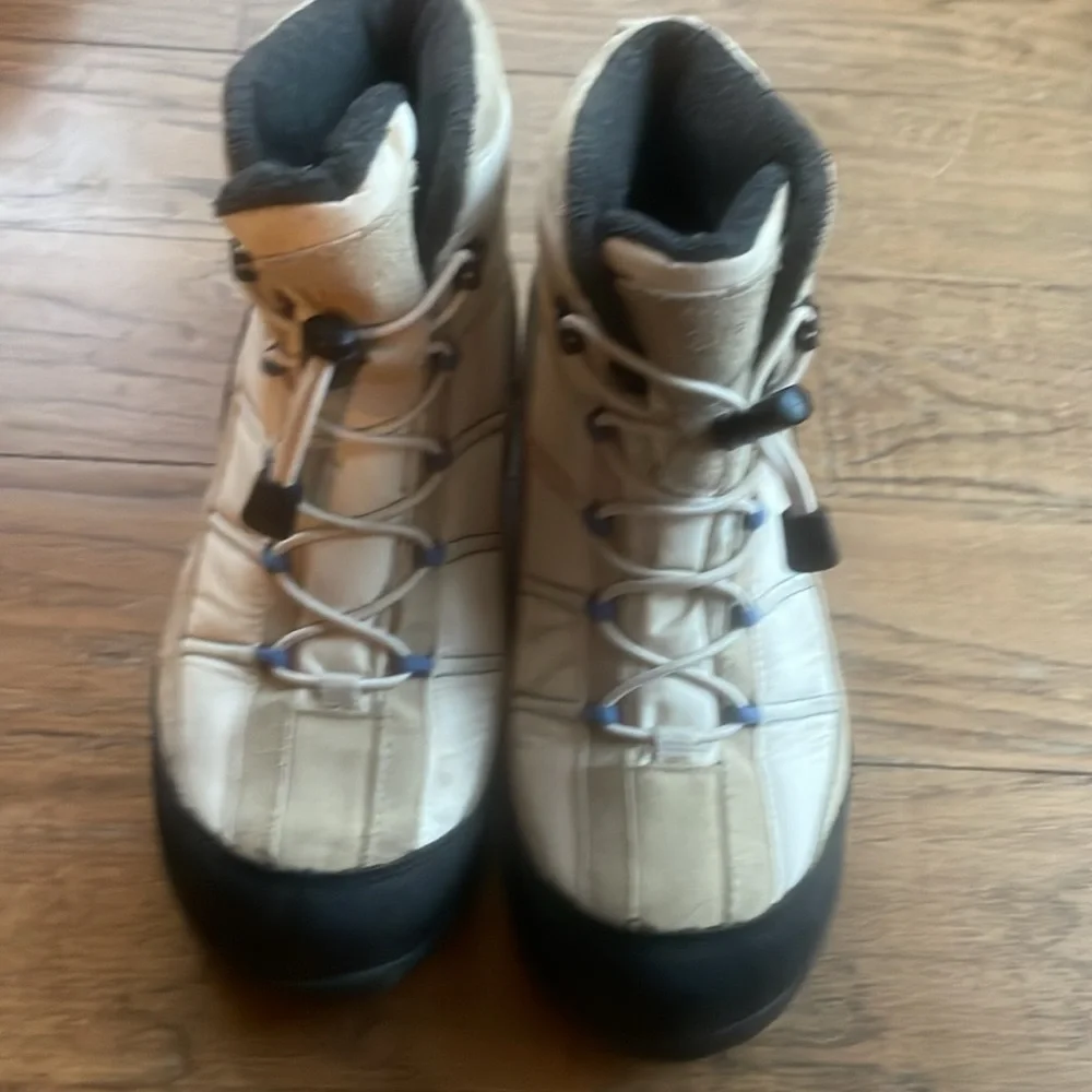 Land’s End Cream/Tan Women’s Gorpcore Outdoor Winter Lace Up Boots Size 8